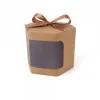 boîte marron carton avec vitre pour un anniversaire