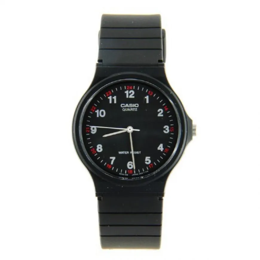 Montre Casio pas chère noire repères blanc rouge