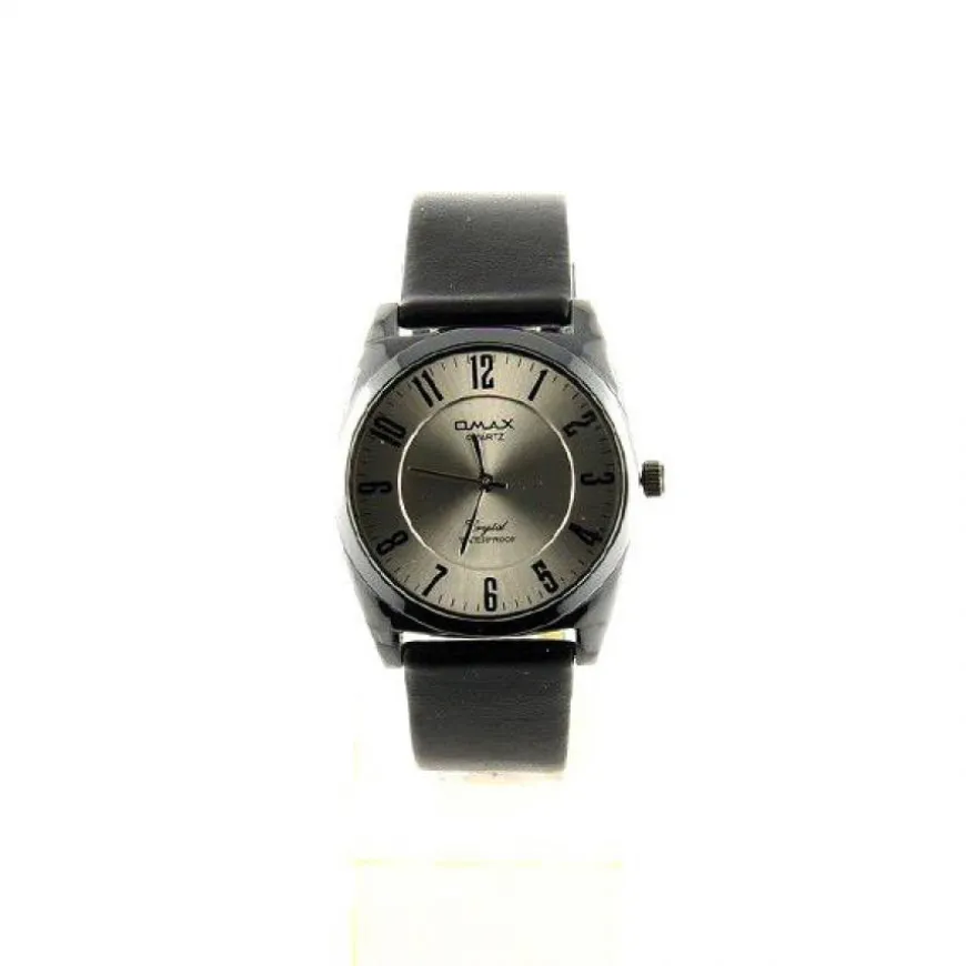 Montre grise marque OMAX chiffres noirs