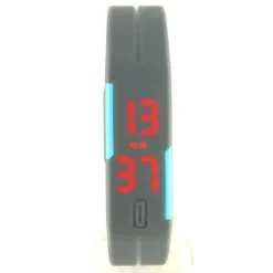Montre pas chère gris digitale LED grise dateur futuriste silicone