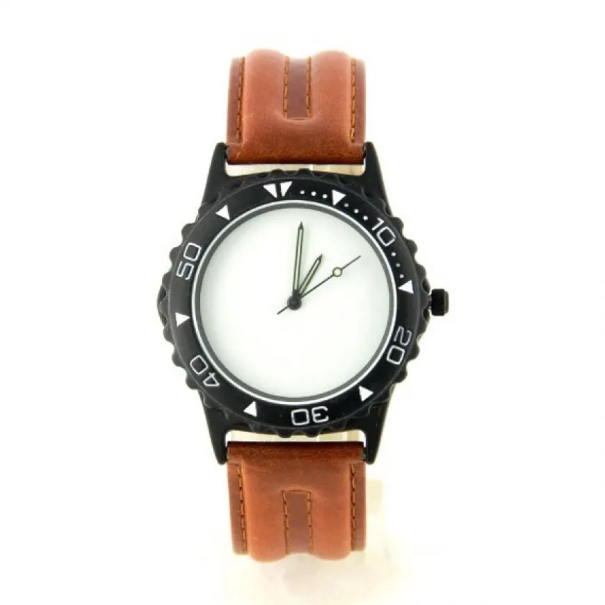 Montre racing vintage pour homme bracelet cuir brun cadran nu boîtier noir mat